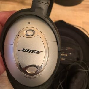 Bose Quiet comfort 15 used noise canceling headphones - amazing sound